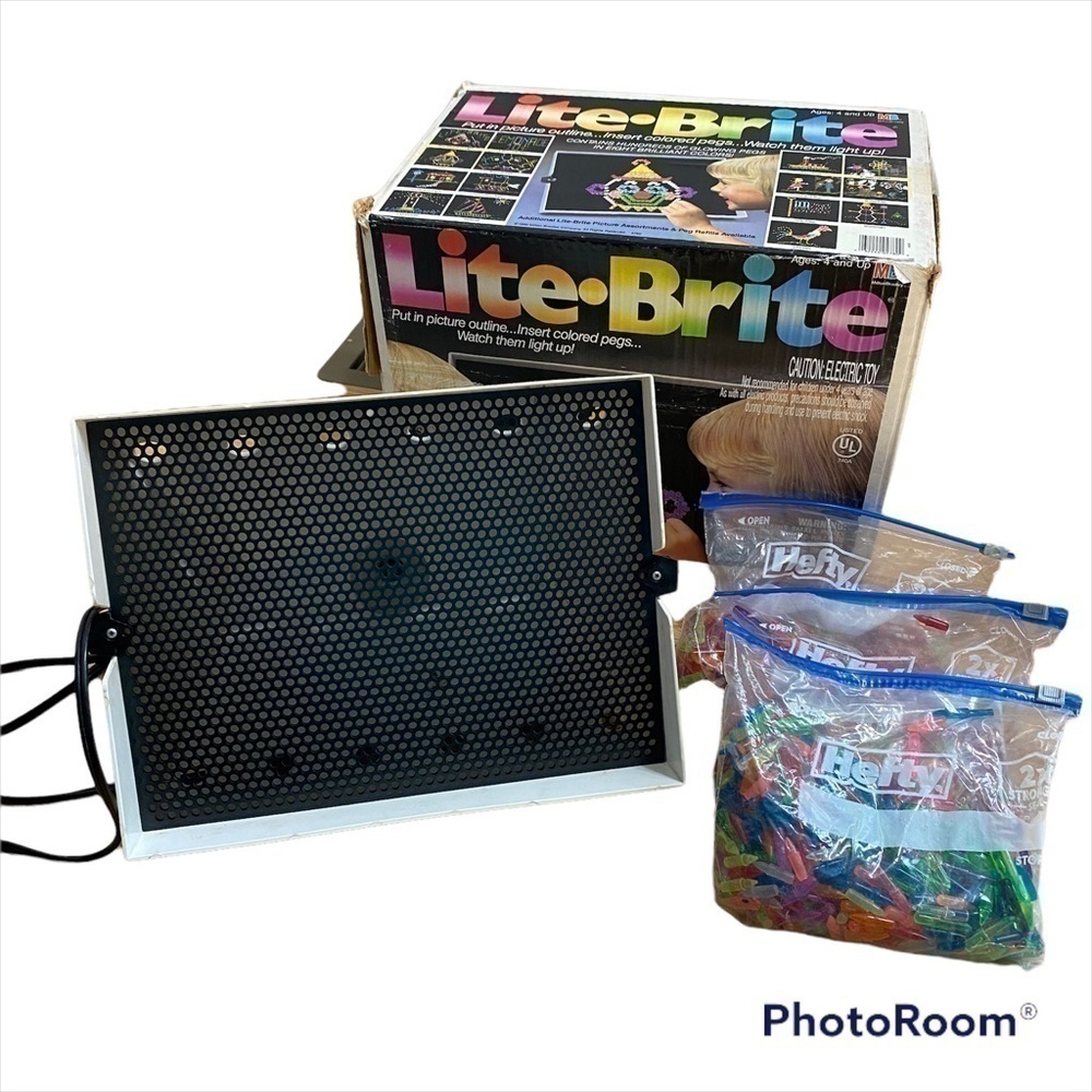 Vintage Lite Brite W/ 2 Bags of Colorful Pegs Kids Toy Design